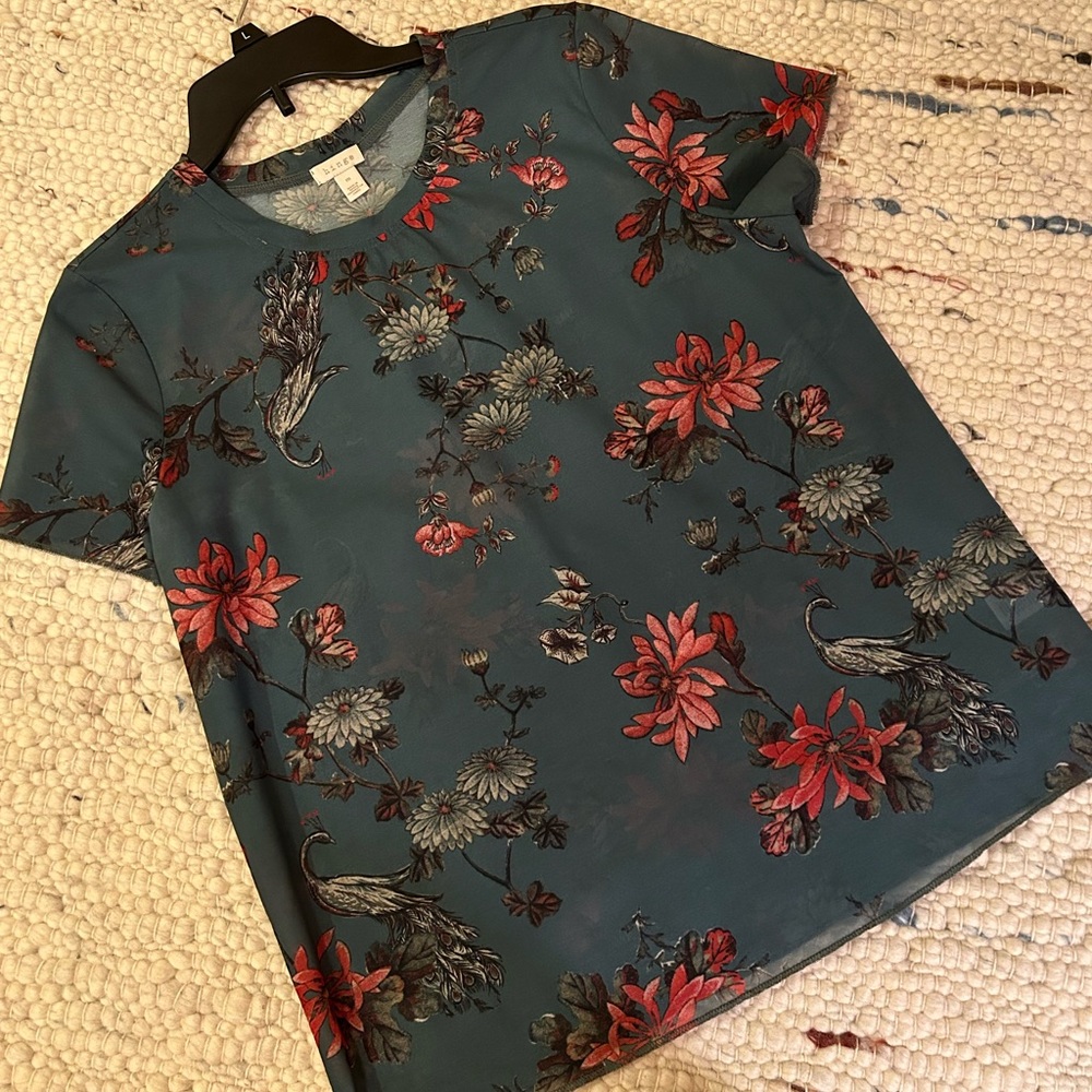Women’s floral shirt